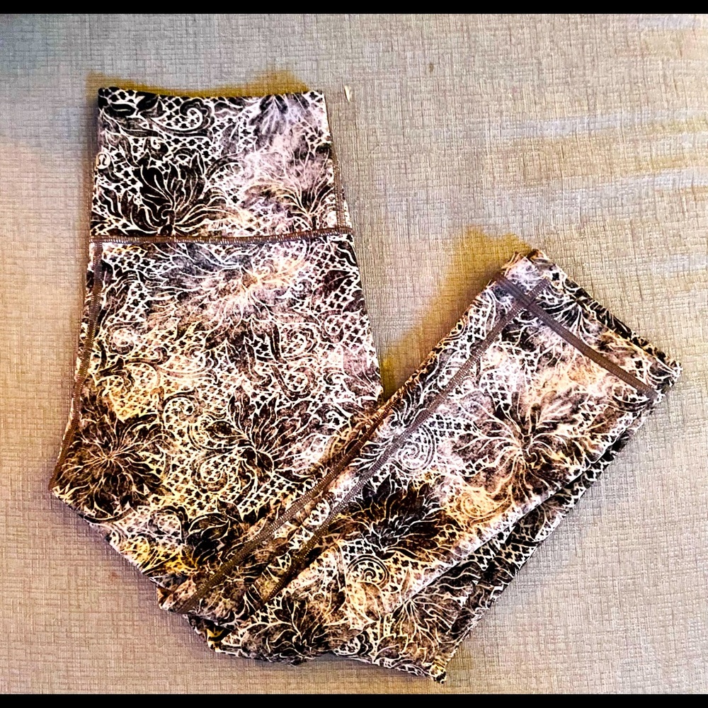 Lululemon capri pants